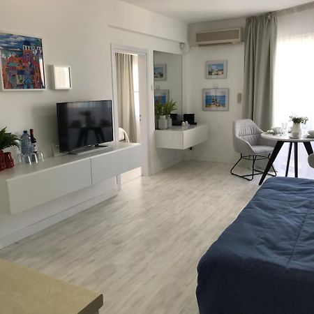 Sea View Holiday Apartment Larnaca Esterno foto