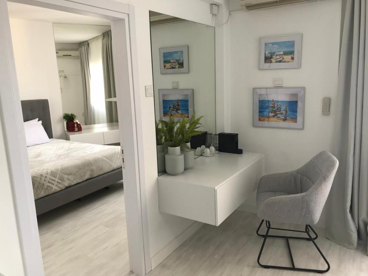 Sea View Holiday Apartment Larnaca Esterno foto