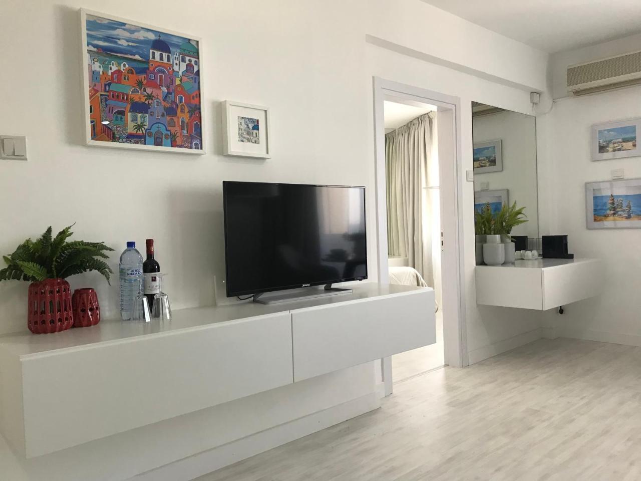 Sea View Holiday Apartment Larnaca Esterno foto